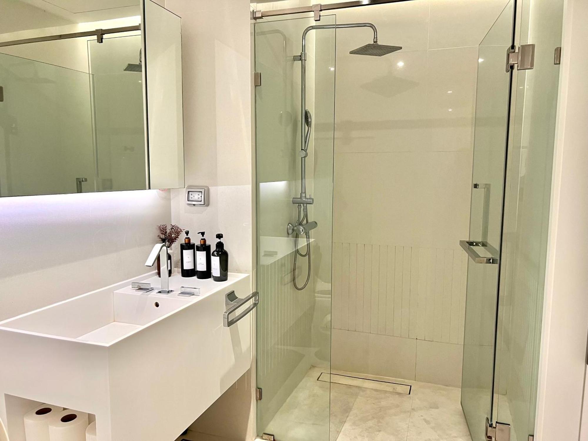 Sukhumvit 11#Luxury#Pool#Gym#Bts Nana&Mrt Sukhumvit#1Br#Max2Ppl Leilighet Bangkok Eksteriør bilde